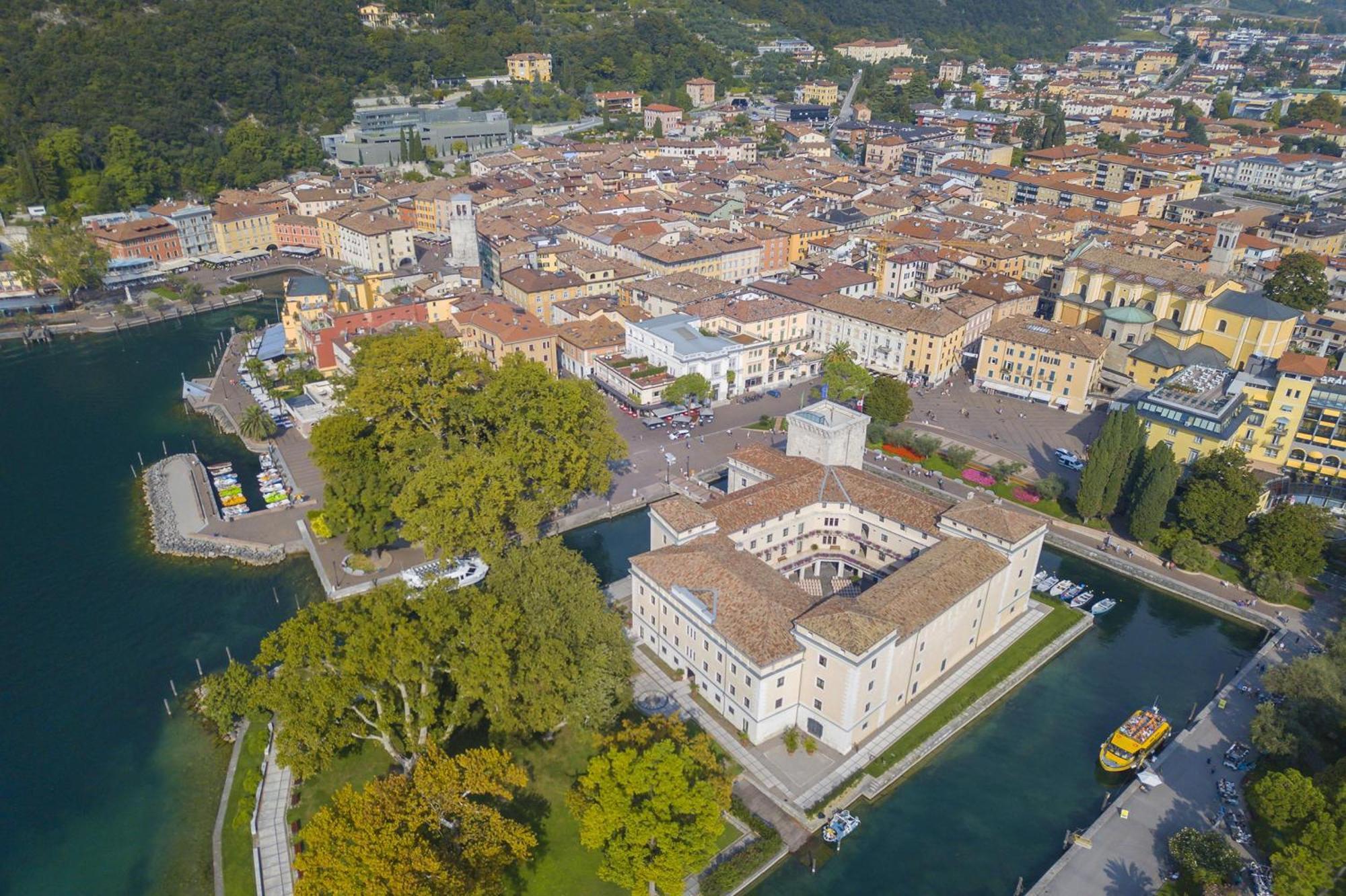 Casa Margherita Few Minutes From Lake - Happy Rentals Riva del Garda Bagian luar foto